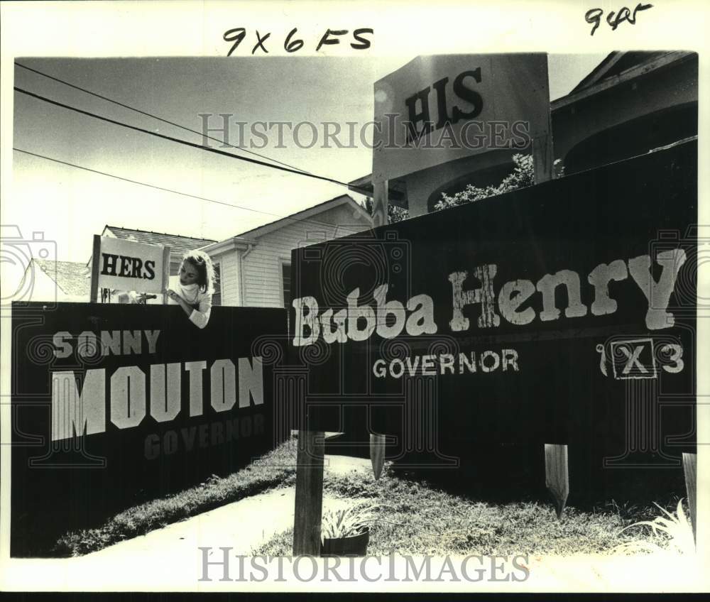 1979 Press Photo Mr. &amp; Mrs. Guillermo Asis - His &amp; Her Political Signs on Lawn- Historic Images