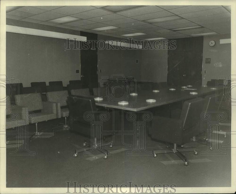 Load image into Gallery viewer, 1968 Press Photo New Orleans Police - Conference Table, Administration Building

