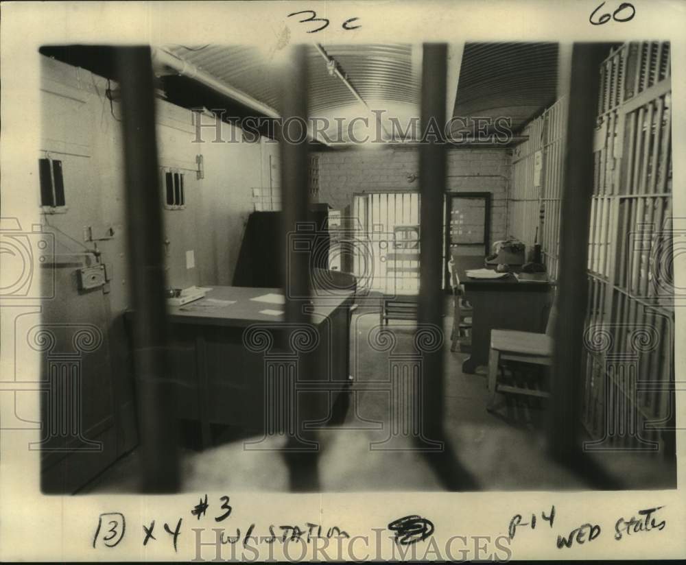 1973 Press Photo Office in New Orleans jail- Historic Images