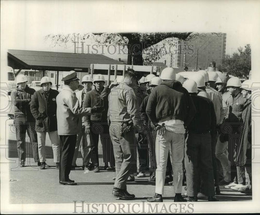 1969 Press Photo New Orleans Police Strike - Strikers in Helmets - noc04256