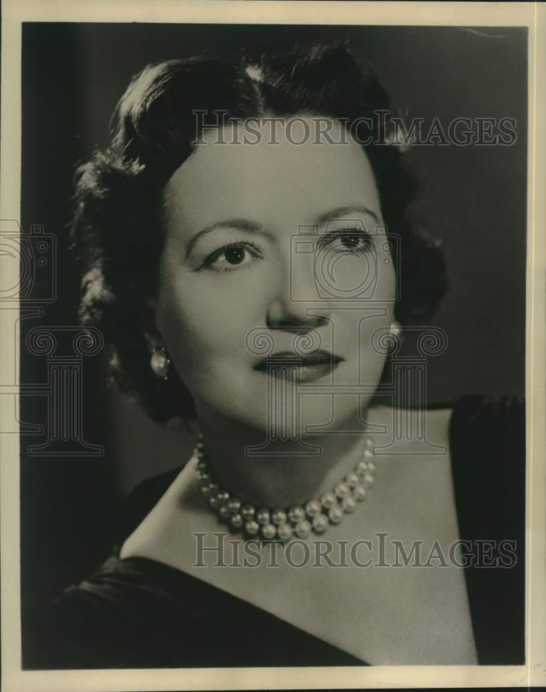 1957 Press Photo Mollie Parnis with her new look - noc04425