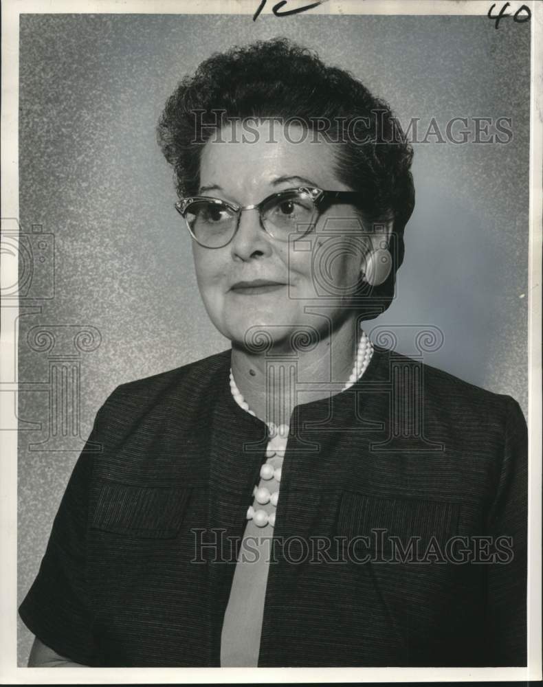 1961 Press Photo Dorothy Parr, Manager of Miller-Wohl store in New Orleans
