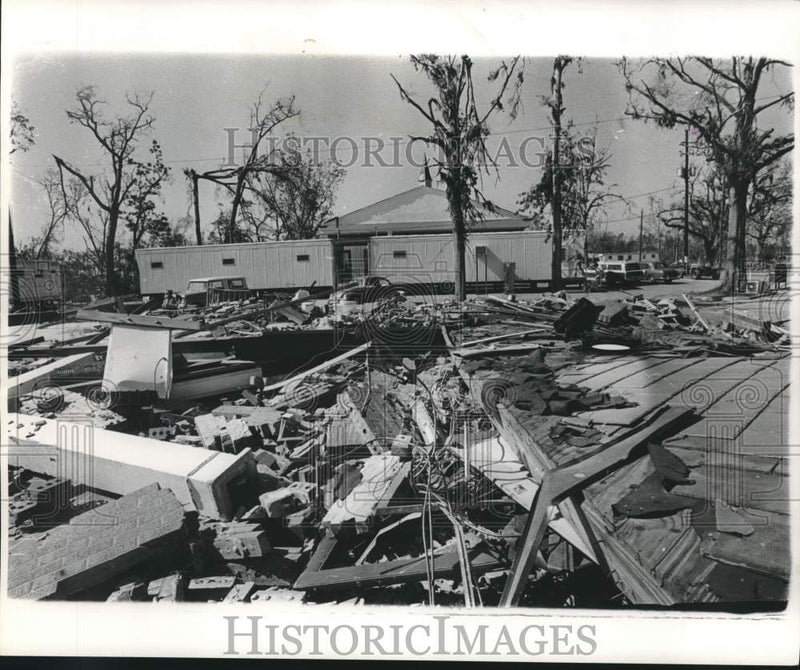 Load image into Gallery viewer, 1969 Press Photo Post office in trailer, Pass Christian, Mississippi
