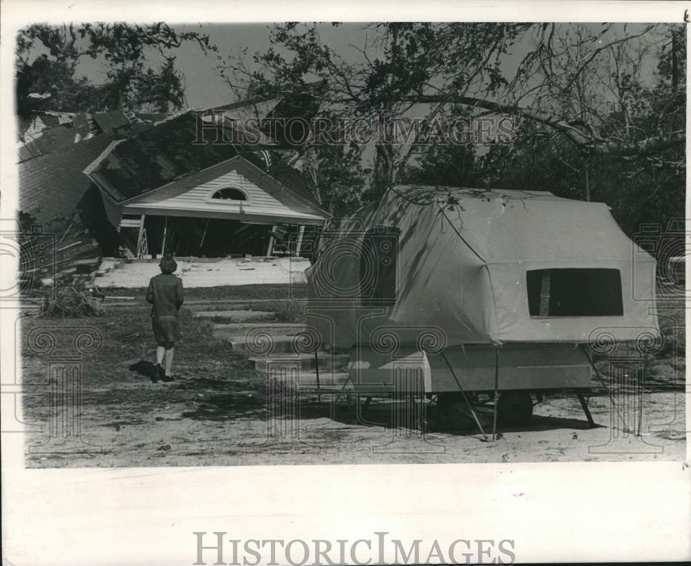 1969 Press Photo Workmanâ€™s camper in Pass Christian, Mississippi - Historic Images