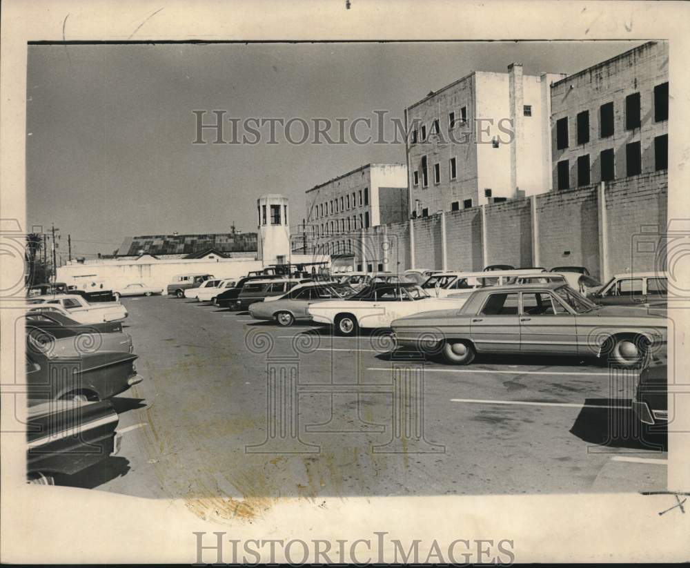 1967 Press Photo Parish Prison - Parking Lot for Jurors - noc04964