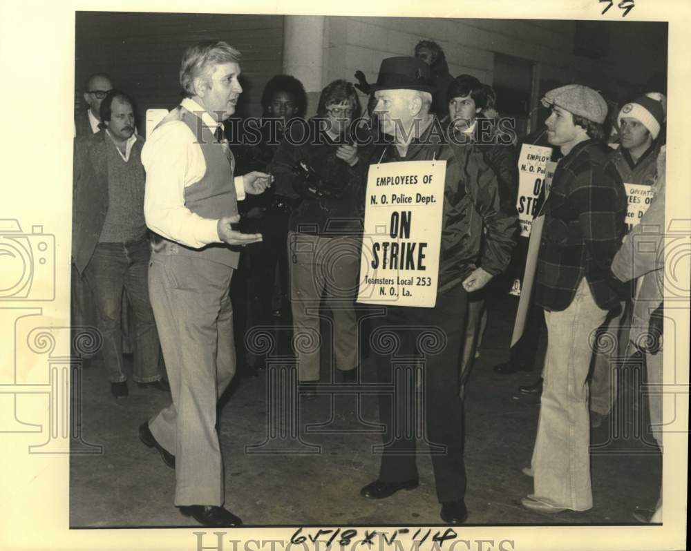 1979 Press Photo New Orleans Police Strike - Jim Parsons and Picketers- Historic Images