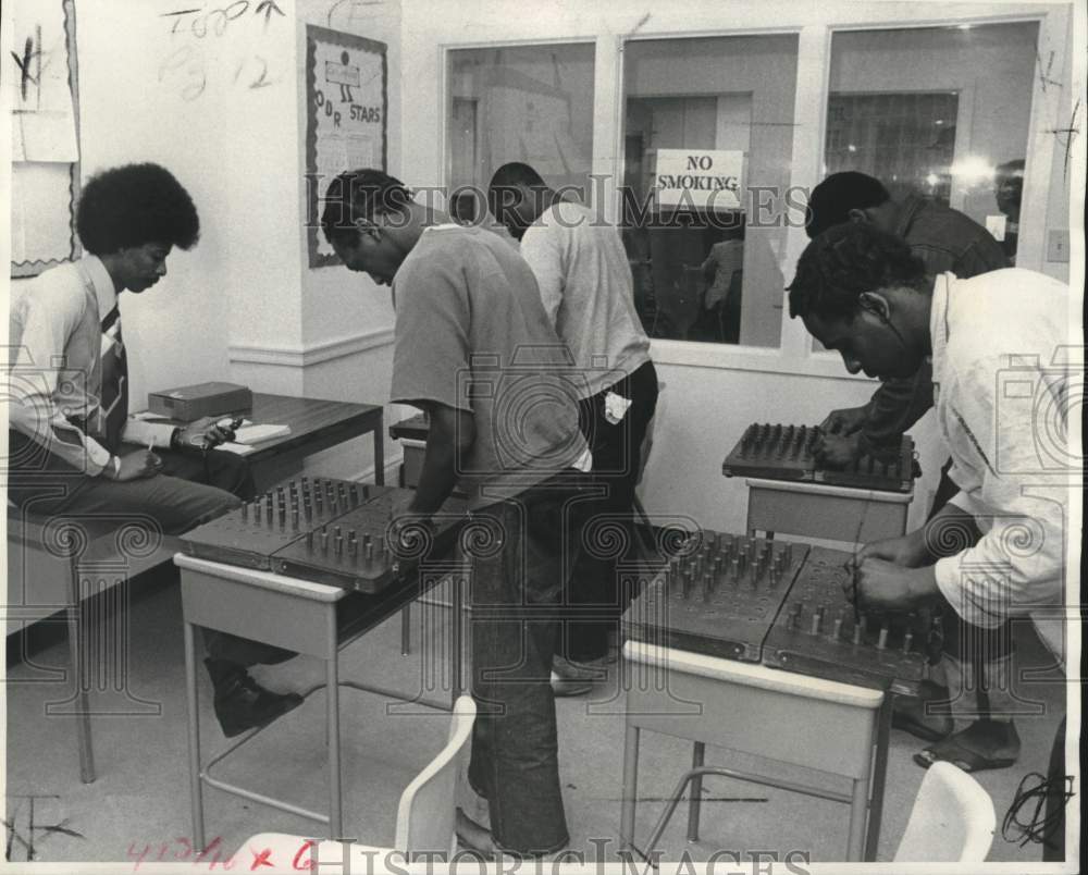 1976 Press Photo The General Aptitude Test Battery for Parish Prison inmates - Historic Images