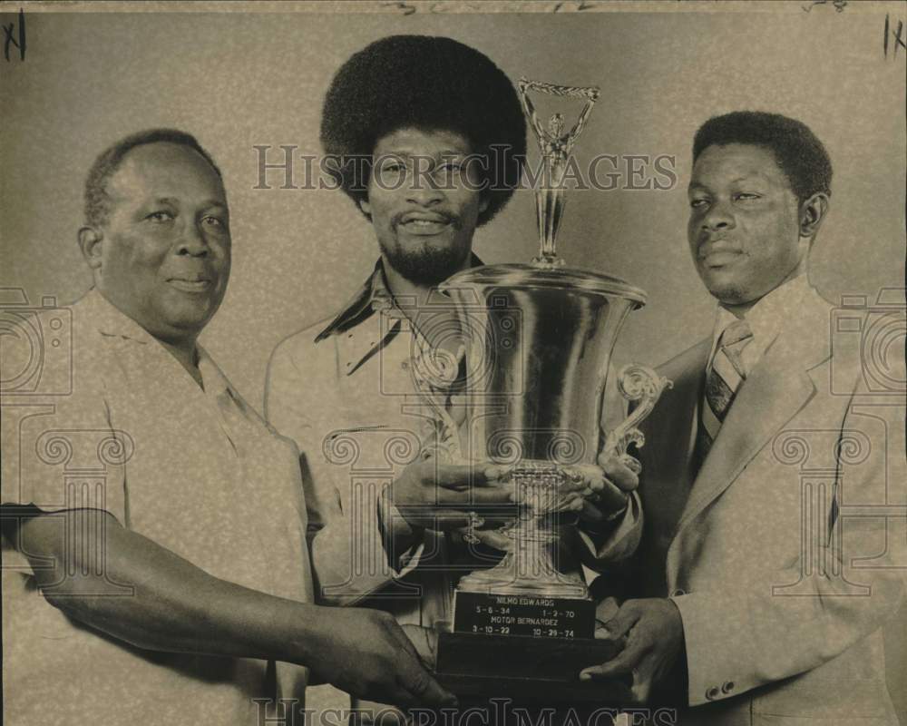 1975 Press Photo Vida Soccer Club of New Orleans- New York Invitational Champs- Historic Images