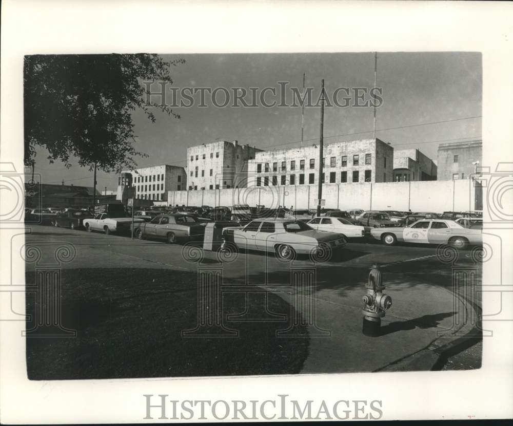 1973 Press Photo Parking lot outside the Parish Prison - Historic Images