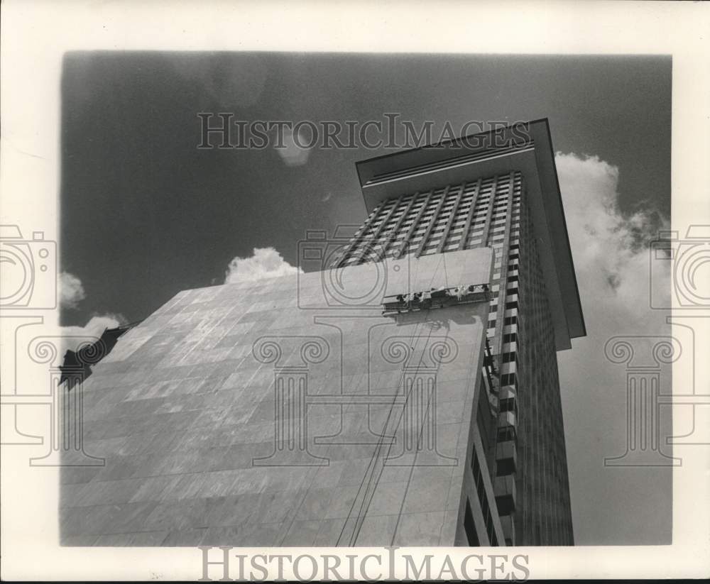 1966 Press Photo Exterior of the Plaza Tower Building - noc05184