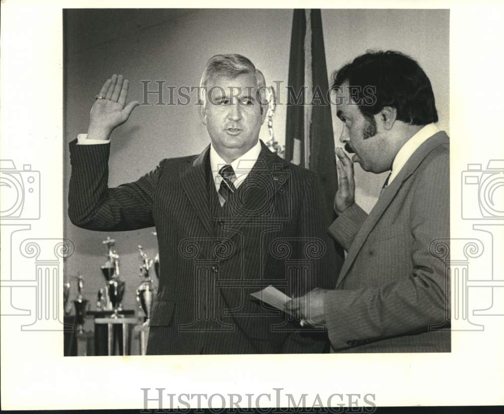 1978 Press Photo James Parsons sworn in to his office- Historic Images