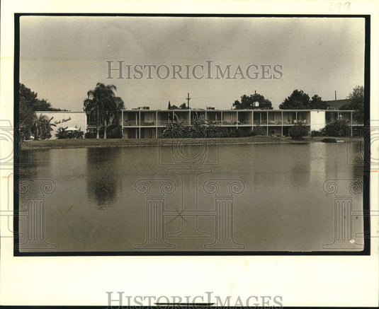1981 Press Photo Park Royale Apartments, Bayou St. John, Louisiana- Historic Images