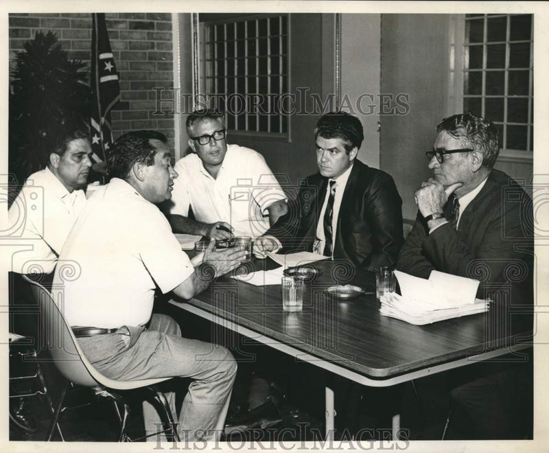 Load image into Gallery viewer, 1969 Press Photo Small Business Administration Loans for Plaquemines Parish
