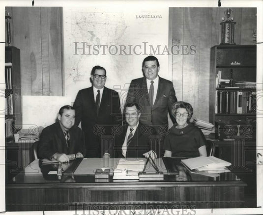 1970 Press Photo Mr. & Mrs. John Parker donate land to Jefferson Parish school - Historic Images