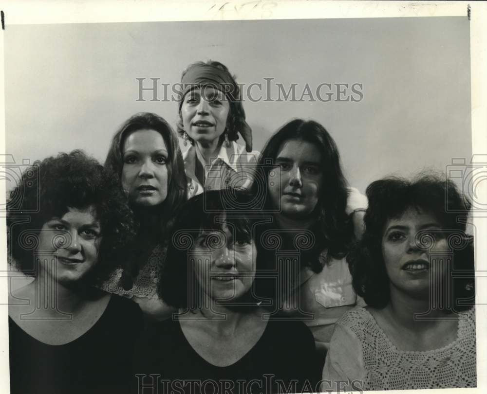 1976 Press Photo People Playhouse actresses in &quot;Love Is Hard To Take&quot;- Historic Images