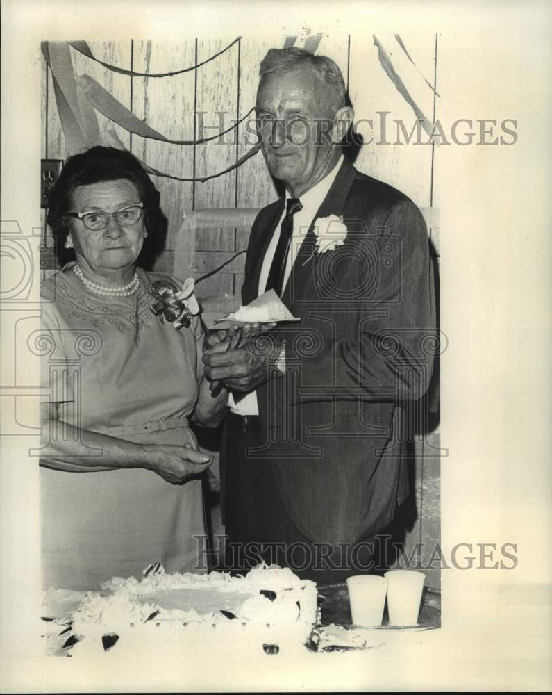 1971 Press Photo Mr. and Mrs. Sidney Stark, 50th Wedding Anniversary - noc06030- Historic Images