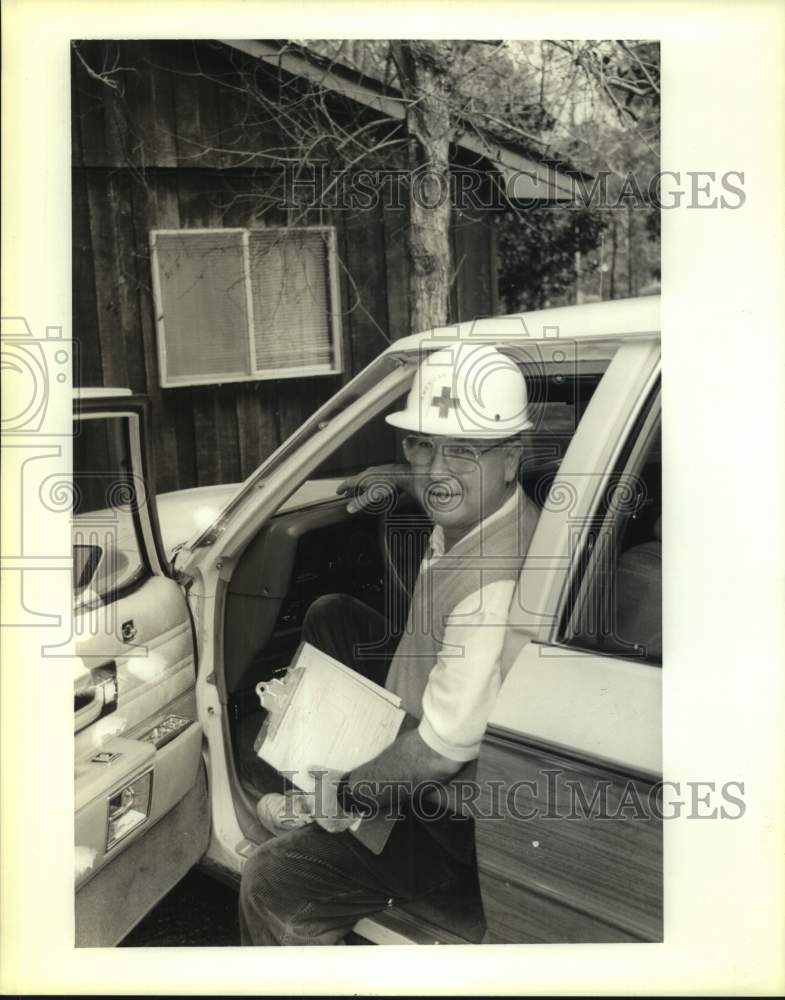 1993 Press Photo Jim Pichon, in his car - Historic Images