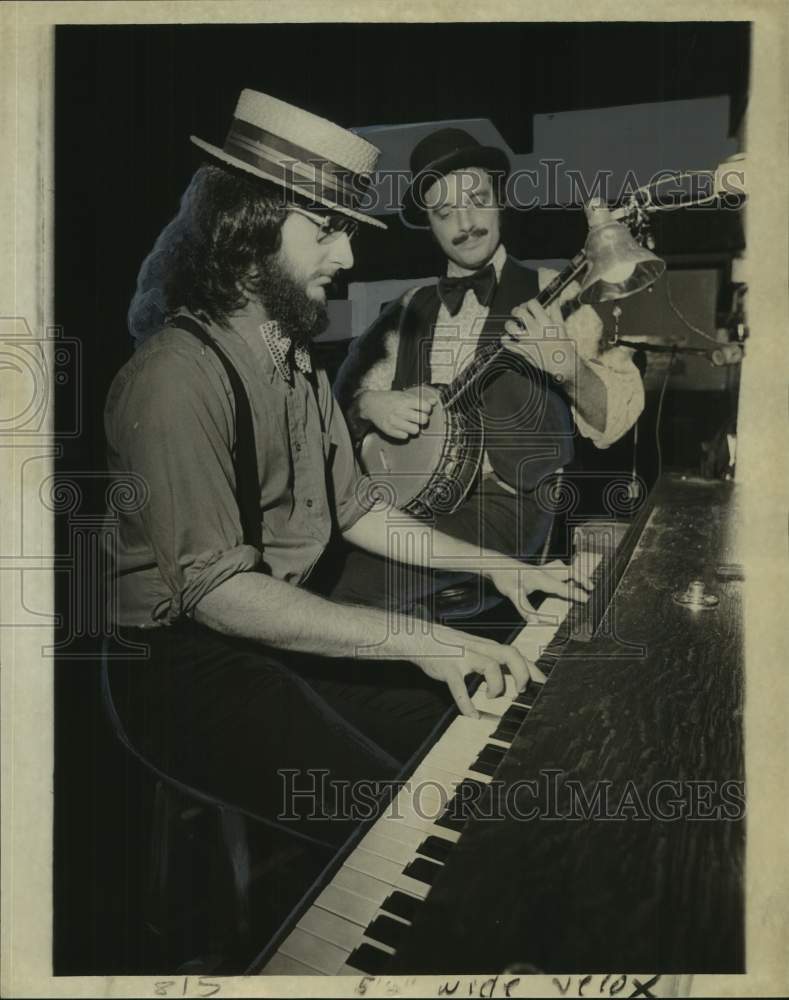 1974 Press Photo Musicians Steve Pistorius and Neil Unterseher, New Orleans- Historic Images