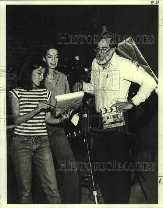 1980 Press Photo Perrin family shooting a documentary on runaways in Texas - Historic Images