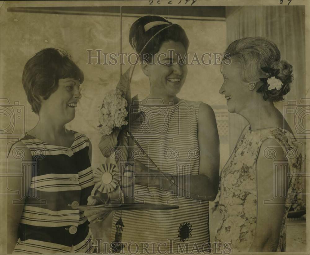 1964 Press Photo Parkaire Garden Club winner Mrs. Naurbon Perry in Louisiana