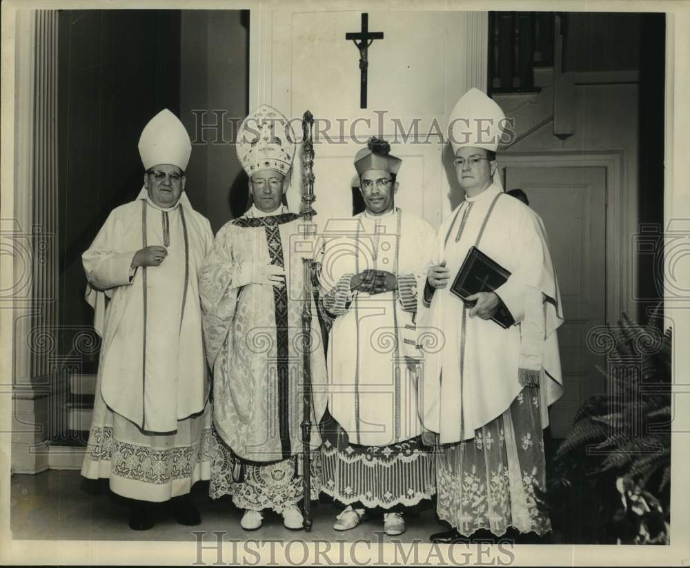 1966 Press Photo New Orleans - Bishop Harold Perry with Officials - noc06261