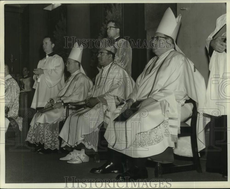 Load image into Gallery viewer, 1966 Press Photo St. Louis Basilica - Harold R. Perry, Bishop, New Orleans
