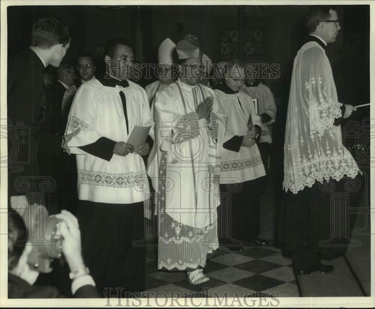 1966 Press Photo New Orleans - Bishop Harold R. Perry at Consecration Mass