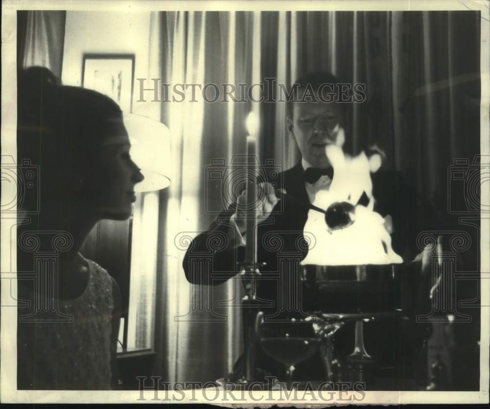 1968 Press Photo Chef John Poister Makes Charries Jubilee, New York - noc06303