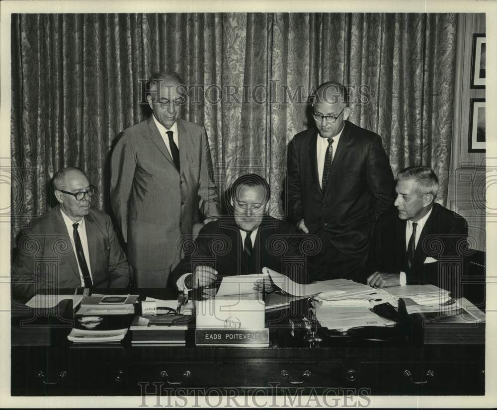 1968 Press Photo International City Bank - Eads Poitevent and Bank Officials