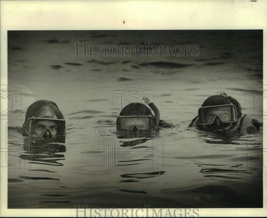 1981 Press Photo N.O. Police Dept. Special Operations Division Diving Drill- Historic Images