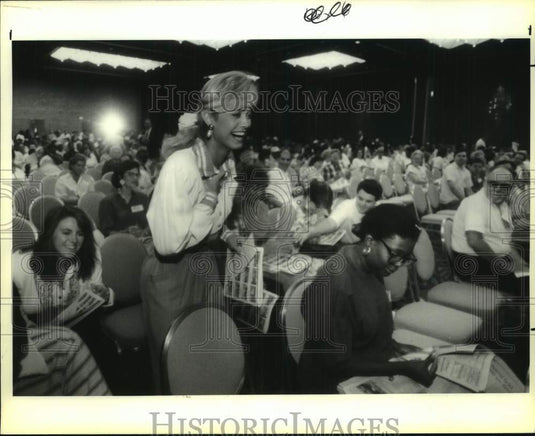1991 Press Photo Michelle Ploue reacts to news of winning auction bid for house- Historic Images