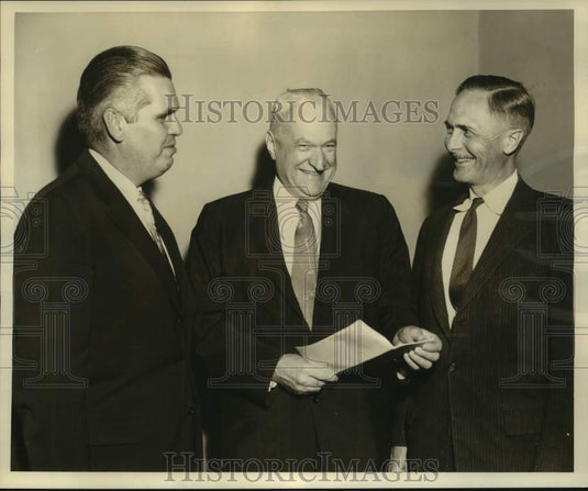1957 Press Photo E.G. Plowman and company meet at Tulane University - noc06581