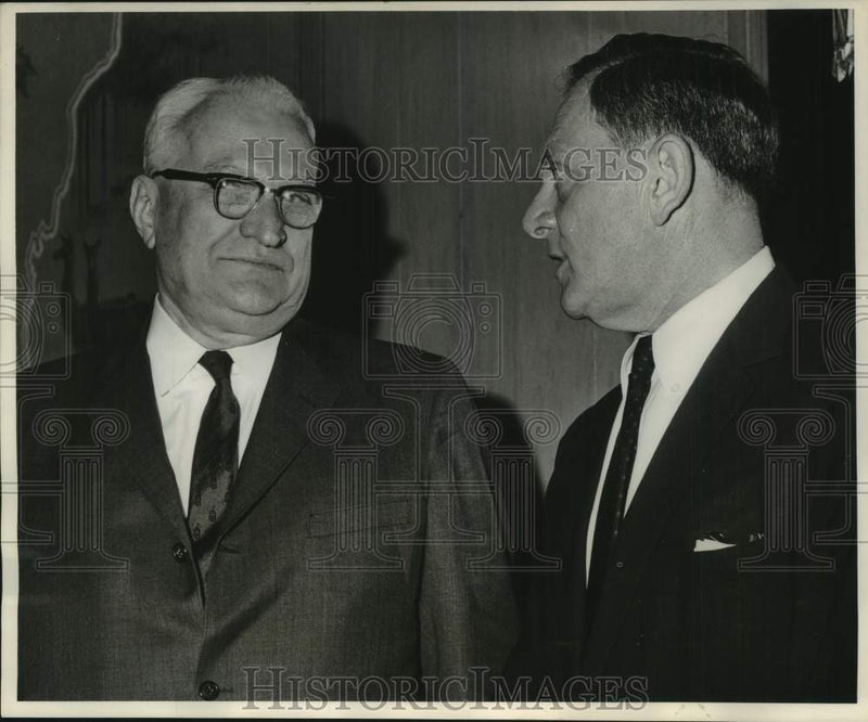Load image into Gallery viewer, 1964 Press Photo Mr. Plowman and Sam Israel Jr., converse - noc06582
