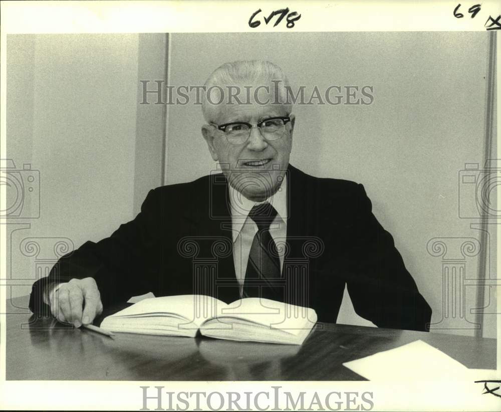 1979 Press Photo J. Maurice Pilie, Internal Revenue Service appeals officer- Historic Images