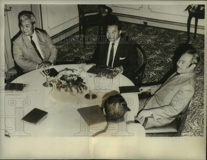 Load image into Gallery viewer, 1961 Press Photo Laotian Princes Boun Oum, Souvanna Phouma, Souphanouvong
