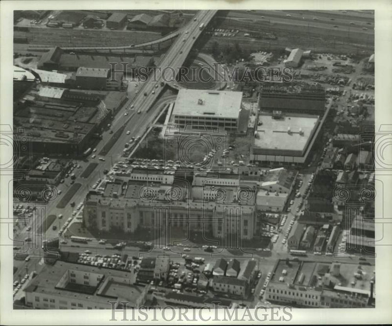 Load image into Gallery viewer, 1966 Press Photo Aerial view of New Orleans police complex - noc06891
