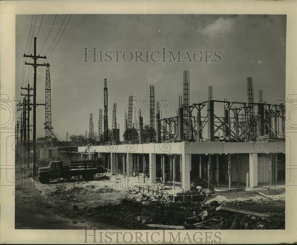 1965 Press Photo Construction of New Orleans police complex - noc06901