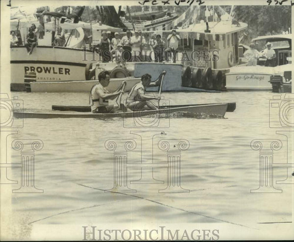 1971 Press Photo World champion pirogue races on Bayou Barataria ...