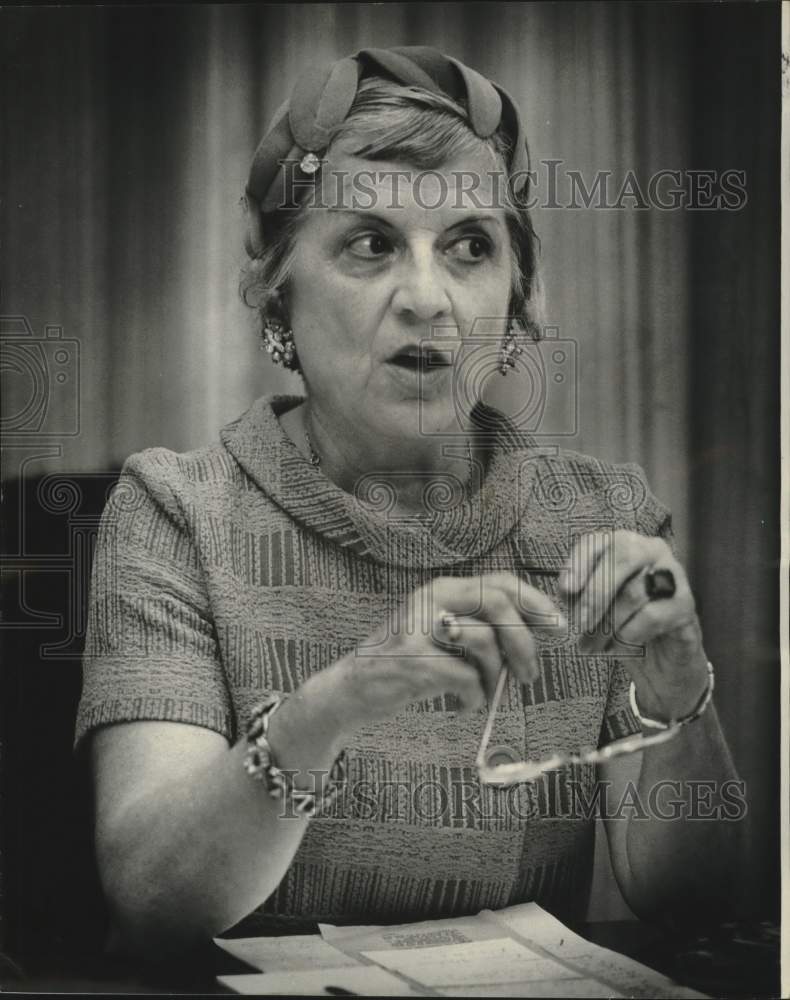 1975 Press Photo Mrs. Cecilia Pizzo, Gubernatorial candidate - Historic Images