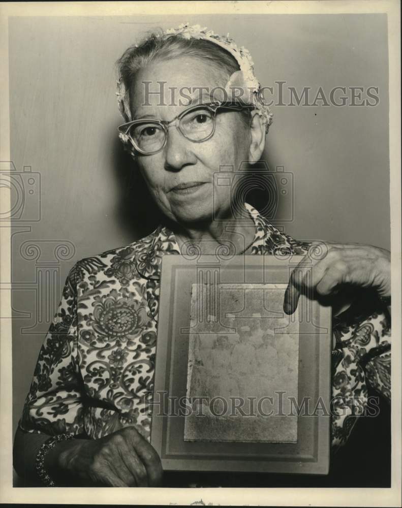 1963 Press Photo Nurse Margaret A. Price with Nursing School Photo- Historic Images