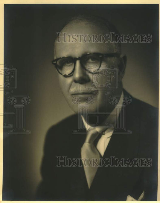 1960 Press Photo Standard Oil - Frank O. Prior, Chairman of the Board