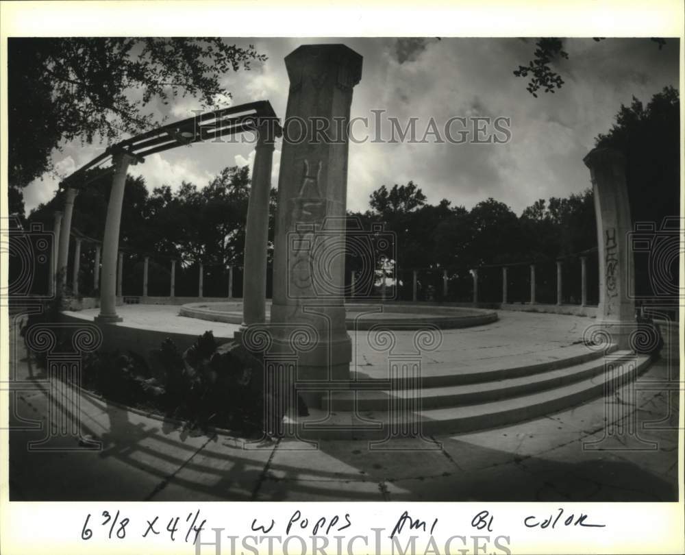 1993 Press Photo Popps fountain to be rehabilitated- Historic Images