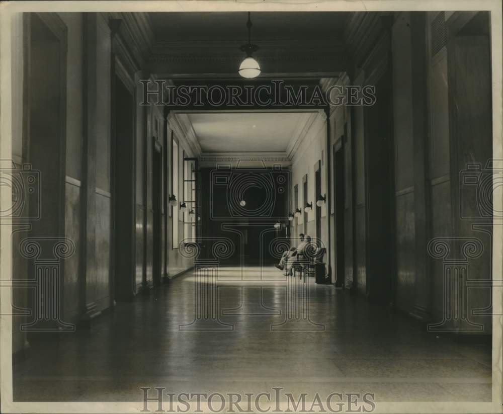 1961 Press Photo Hallway inside the New Orleans Post Office - noc09213