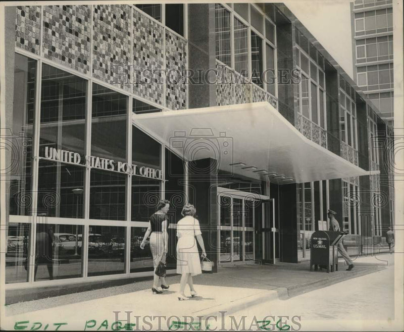 Load image into Gallery viewer, 1962 Press Photo Front entrance of new Post Office Building - noc09219
