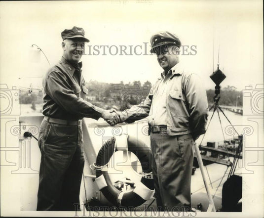 1964 Press Photo Captain George F. Price and Major General A.L. Bowser on Ship