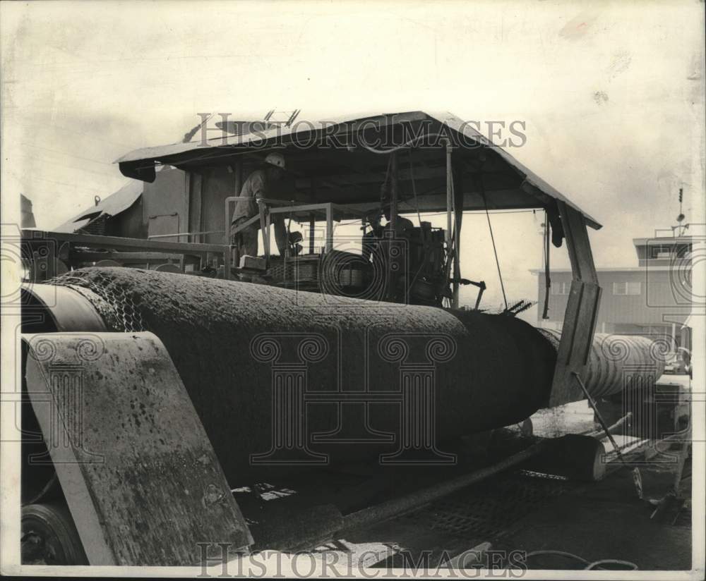 1966 Press Photo Pipeline Production on Harvey Canal, New Orleans - noc09265