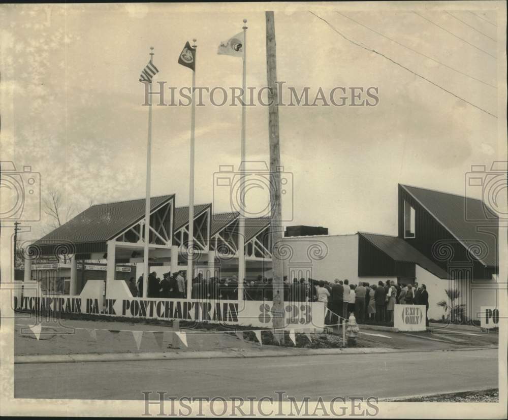 1973 Press Photo New Pontchartrain Bank opens, 8923 Veterans Boulevard- Historic Images