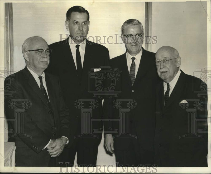 Load image into Gallery viewer, 1967 Press Photo Baptist Hospital Founders' Day - W. Wilber Pope and Men
