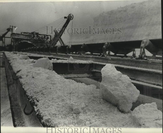 1976 Press Photo Mined minerals at Port Sulphur, Louisiana - Historic Images