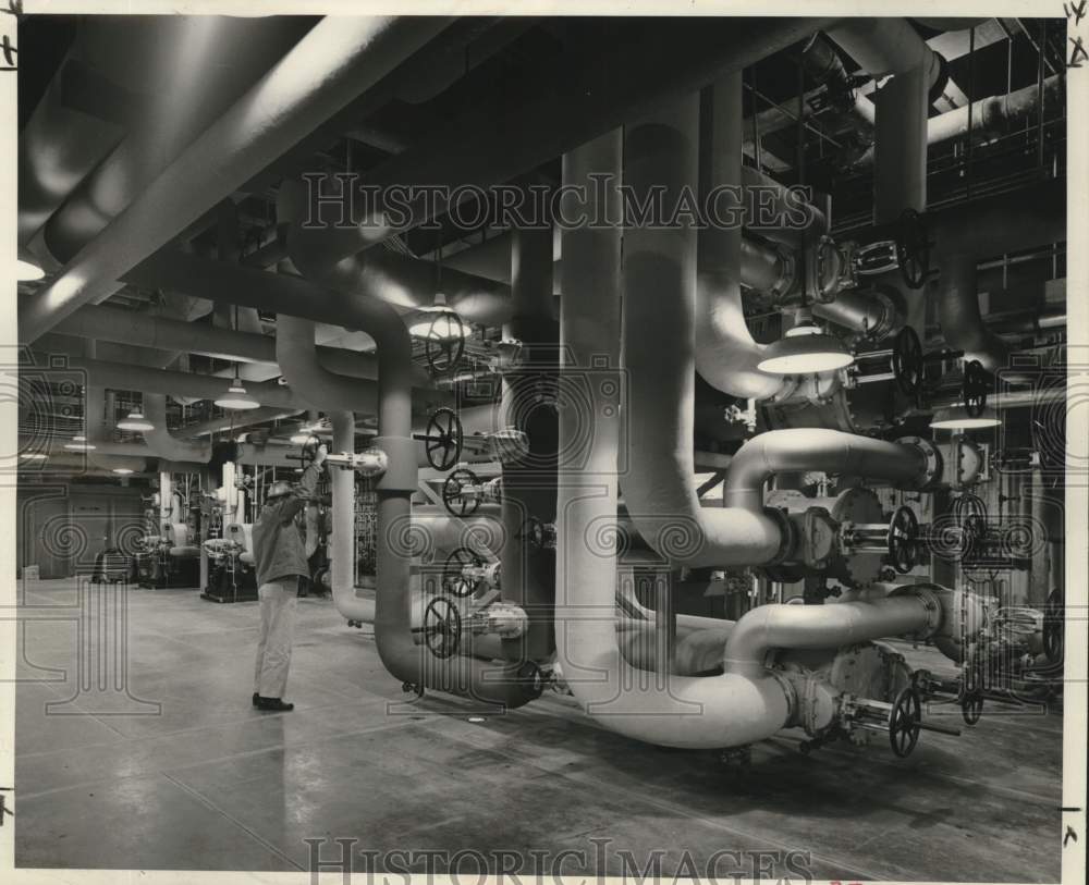 1976 Press Photo Power room at a business- Historic Images